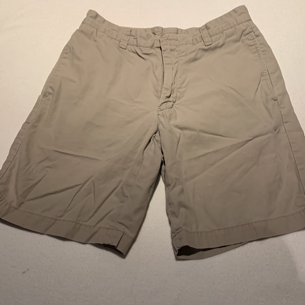 Vinyard Vines classic khaki men’s shorts